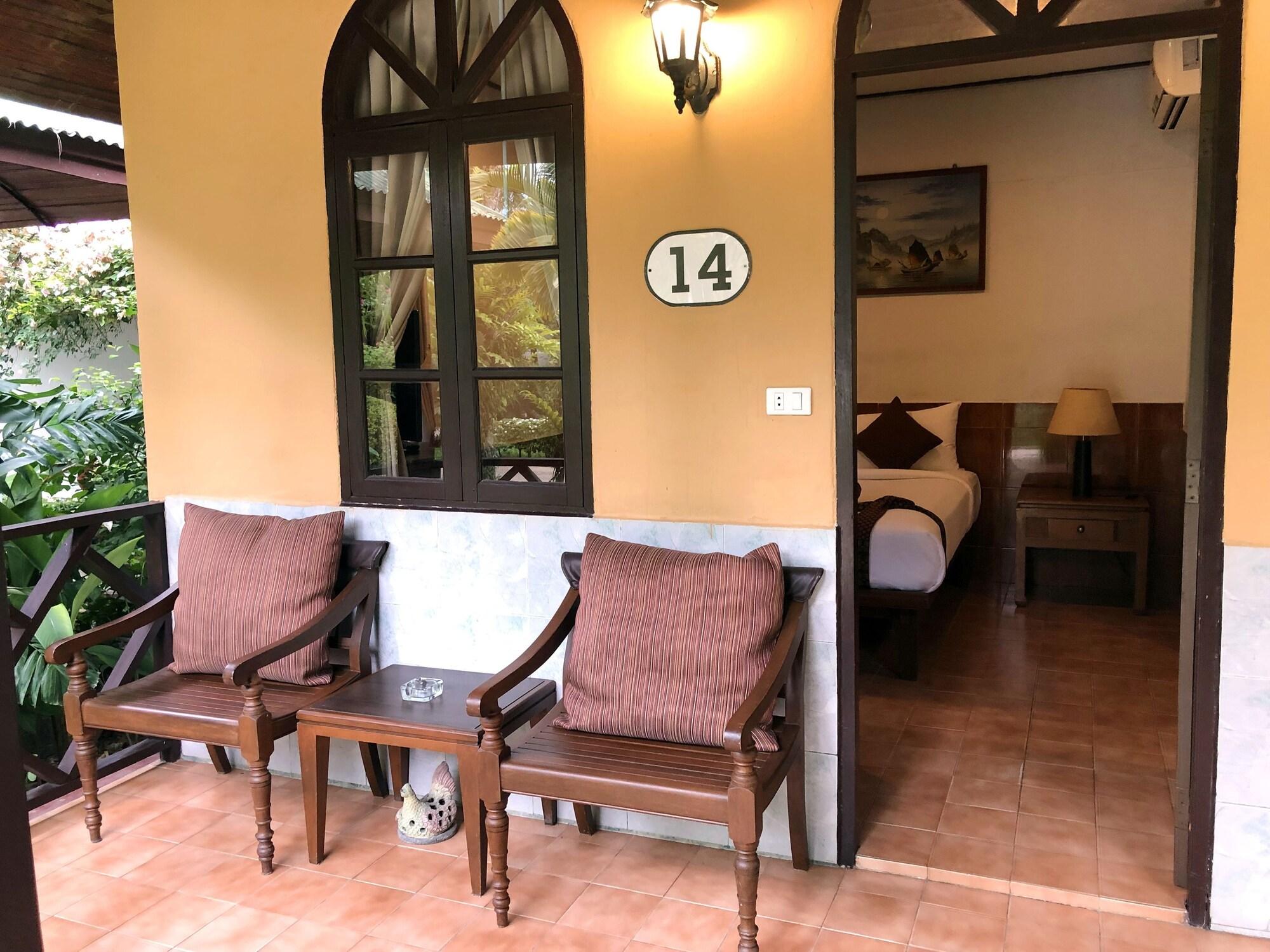 Eden Resort & Villas Phuket Patong Exterior photo