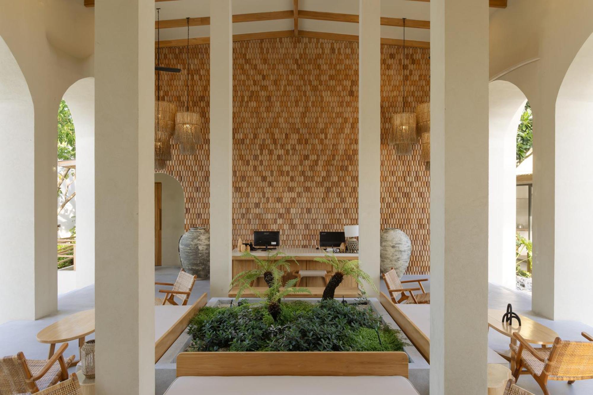 Eden Resort & Villas Phuket Patong Exterior photo