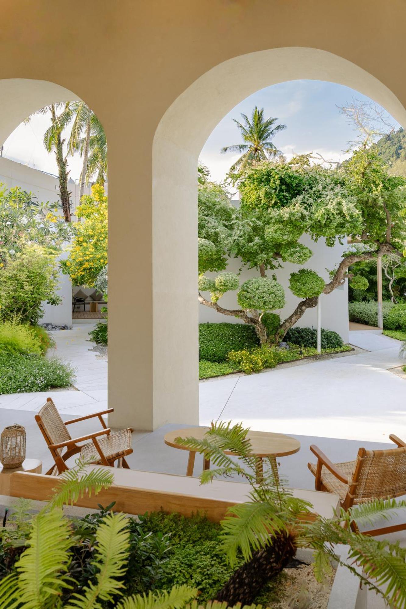 Eden Resort & Villas Phuket Patong Exterior photo