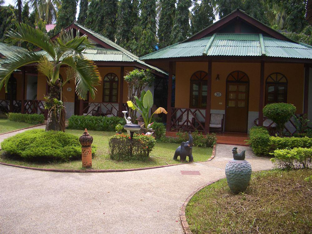 Eden Resort & Villas Phuket Patong Exterior photo